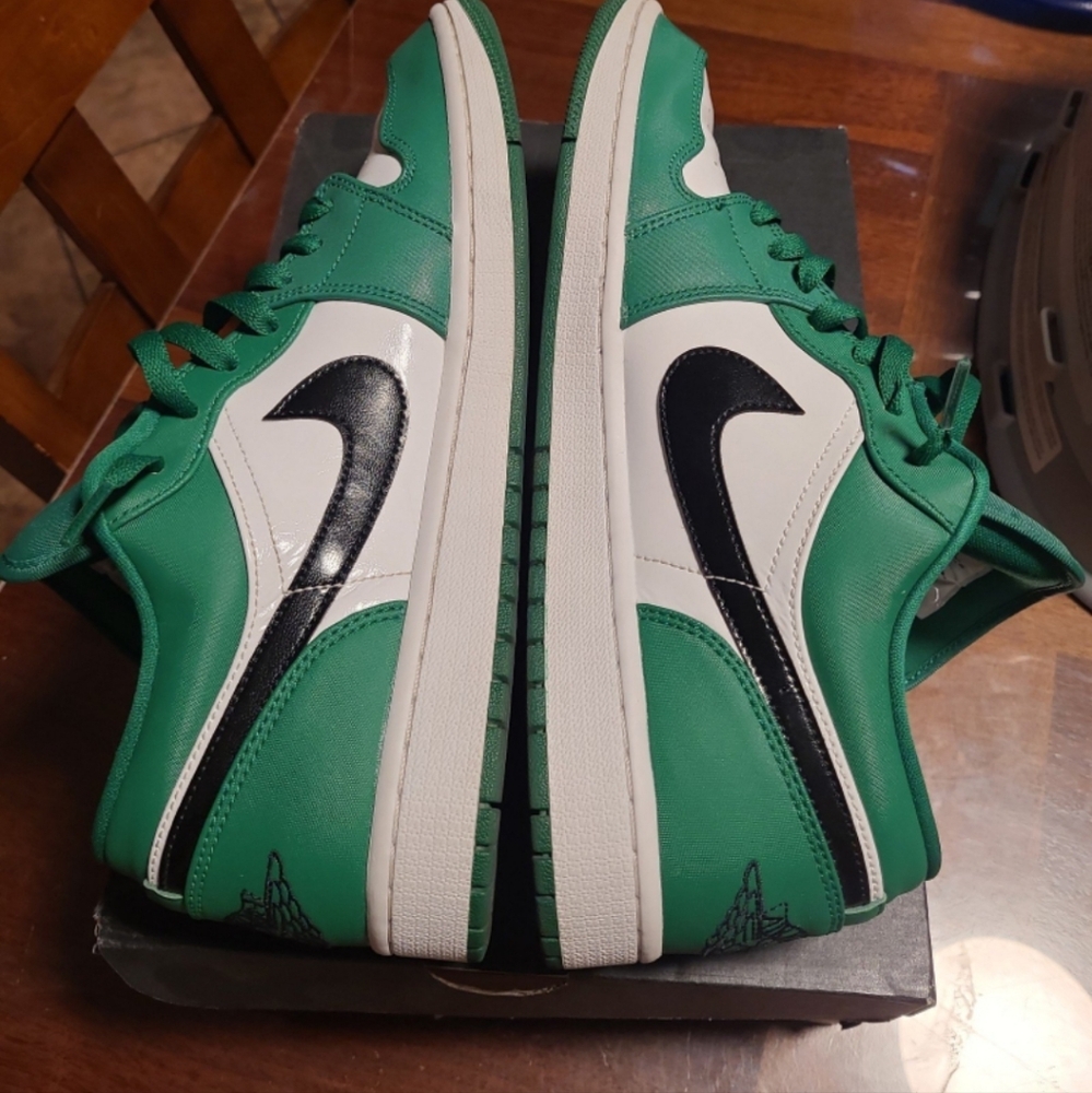 Jordan Athletic Shoes in Green and White - Picture 3 of 7